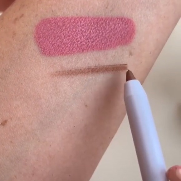 Lip liner - Picture 8 of 8